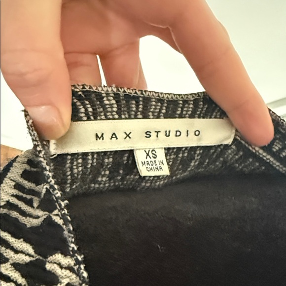 Max Studio Black & White Sleeveless Fit & Flare Dress XS V-Neck Patterned - Picture 2 of 7